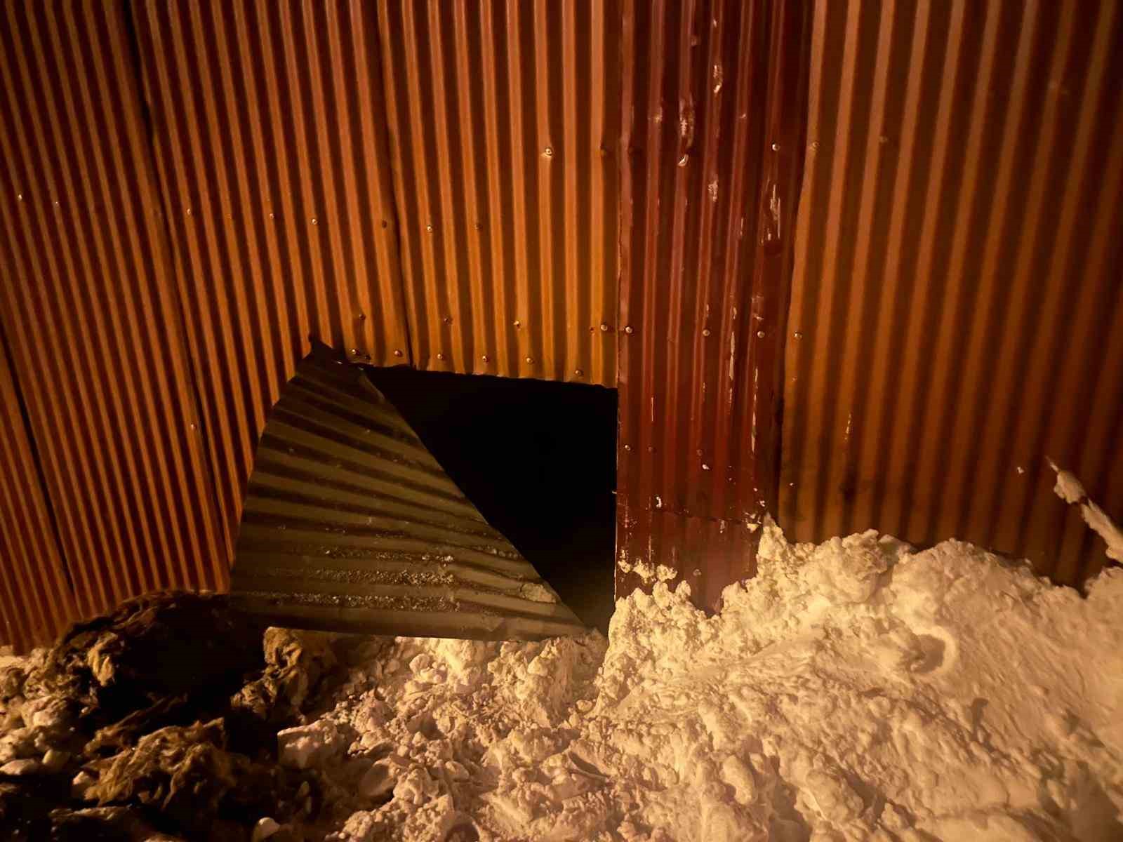 Ekipler bu kez itfaiye ekipleri için yol açtı
