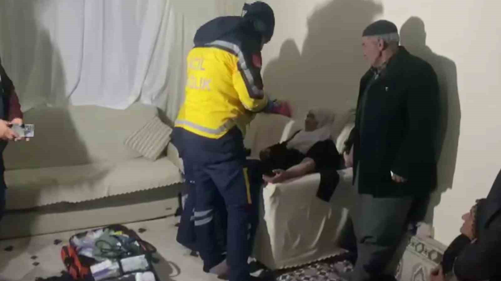 Ekiplerin uzun uğraşlarıyla yol açılarak hastaya ulaşıldı
