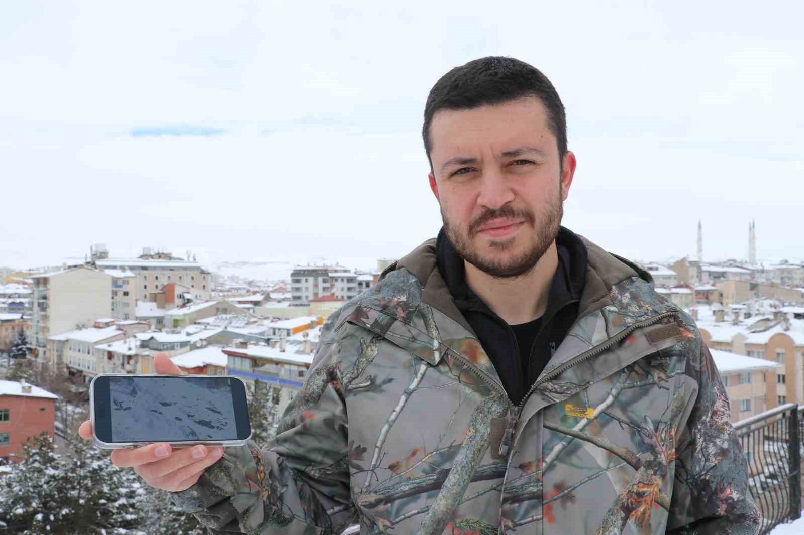 Eksi 20 derecede sürü halinde suya girdiler
