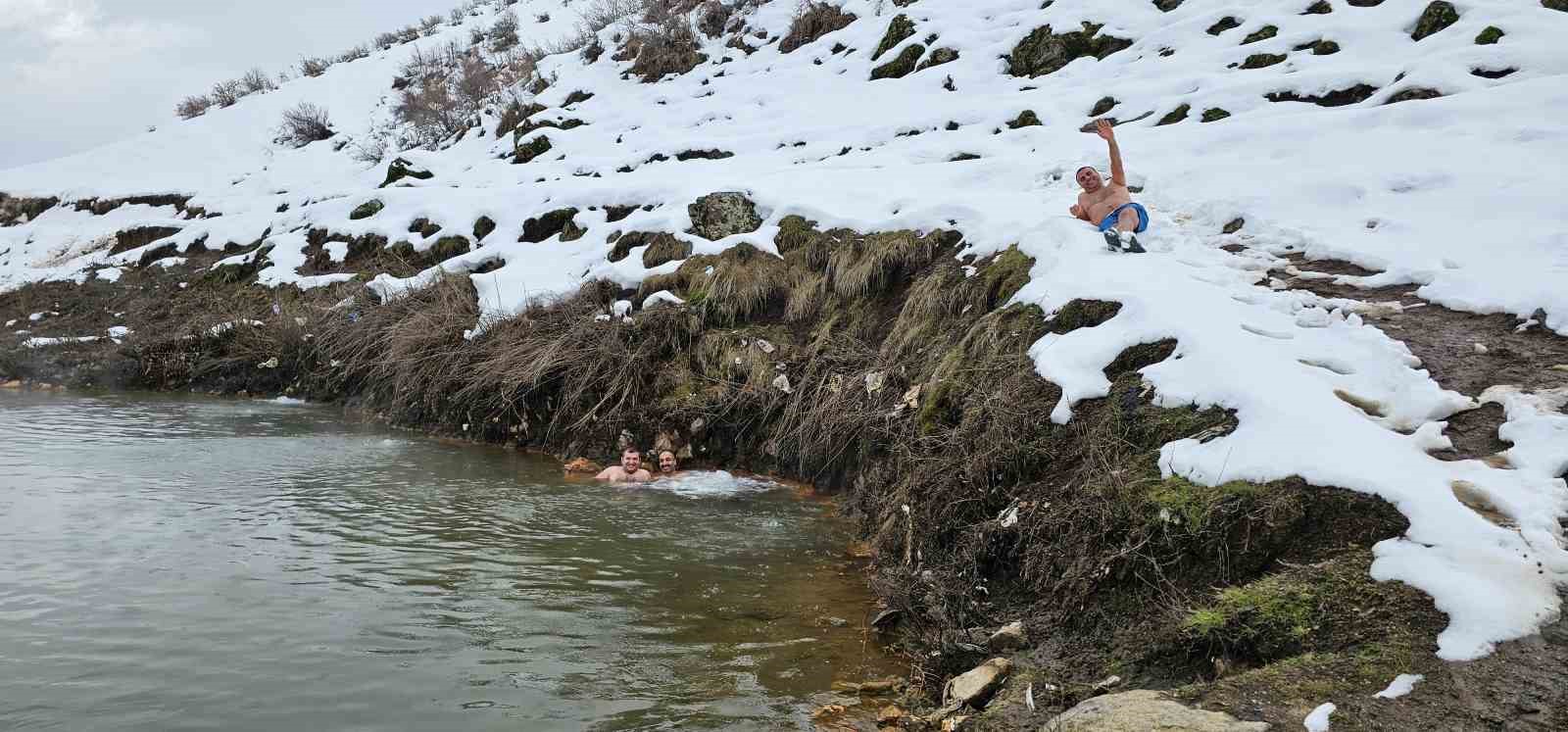 Eksi 25 derecede kaplıca keyfi
Eksi 25 derecede kaplıca keyfi