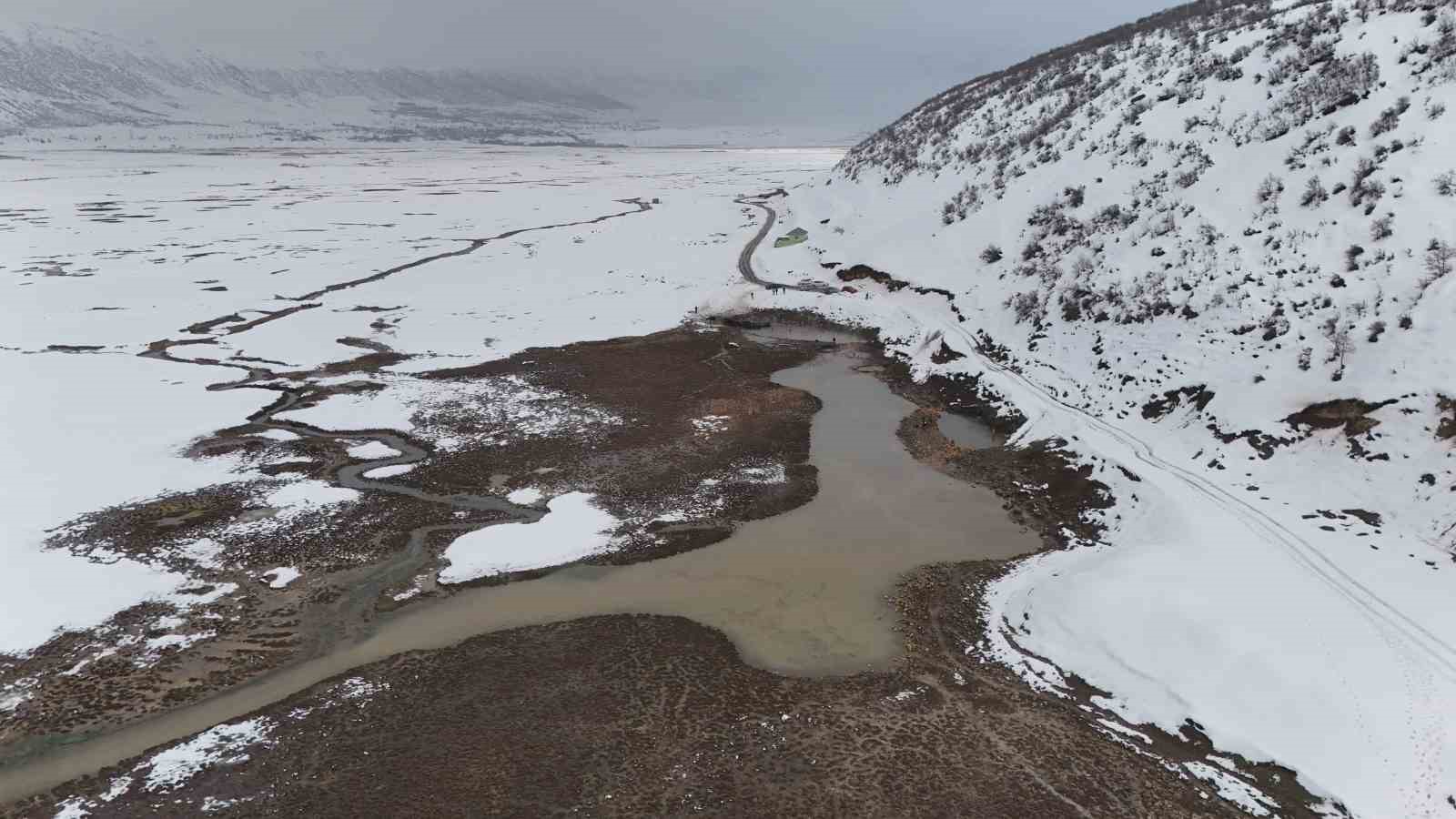 Eksi 25 derecede kaplıca keyfi
Eksi 25 derecede kaplıca keyfi