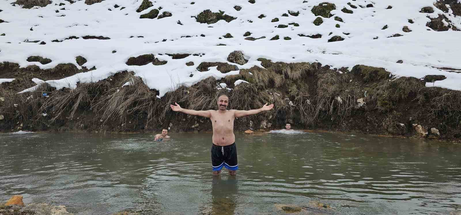 Eksi 25 derecede kaplıca keyfi
Eksi 25 derecede kaplıca keyfi