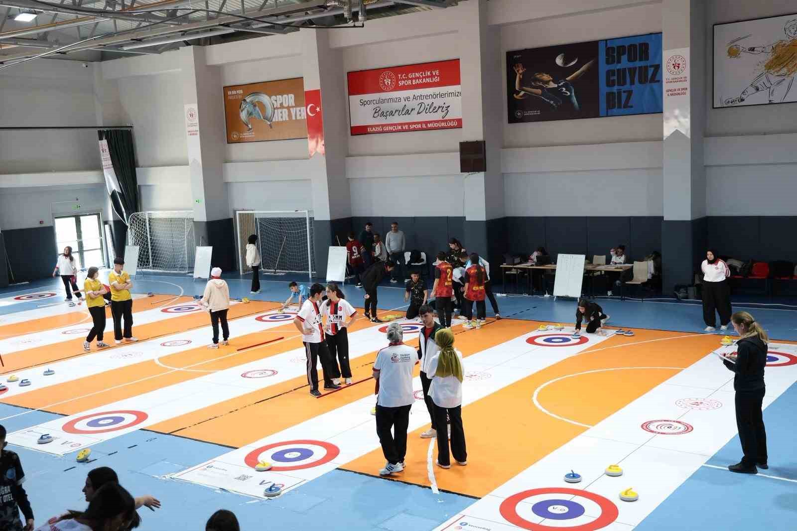 Elazığ, Floor Curling gençler grup müsabakalarına ev sahipliği yaptı
