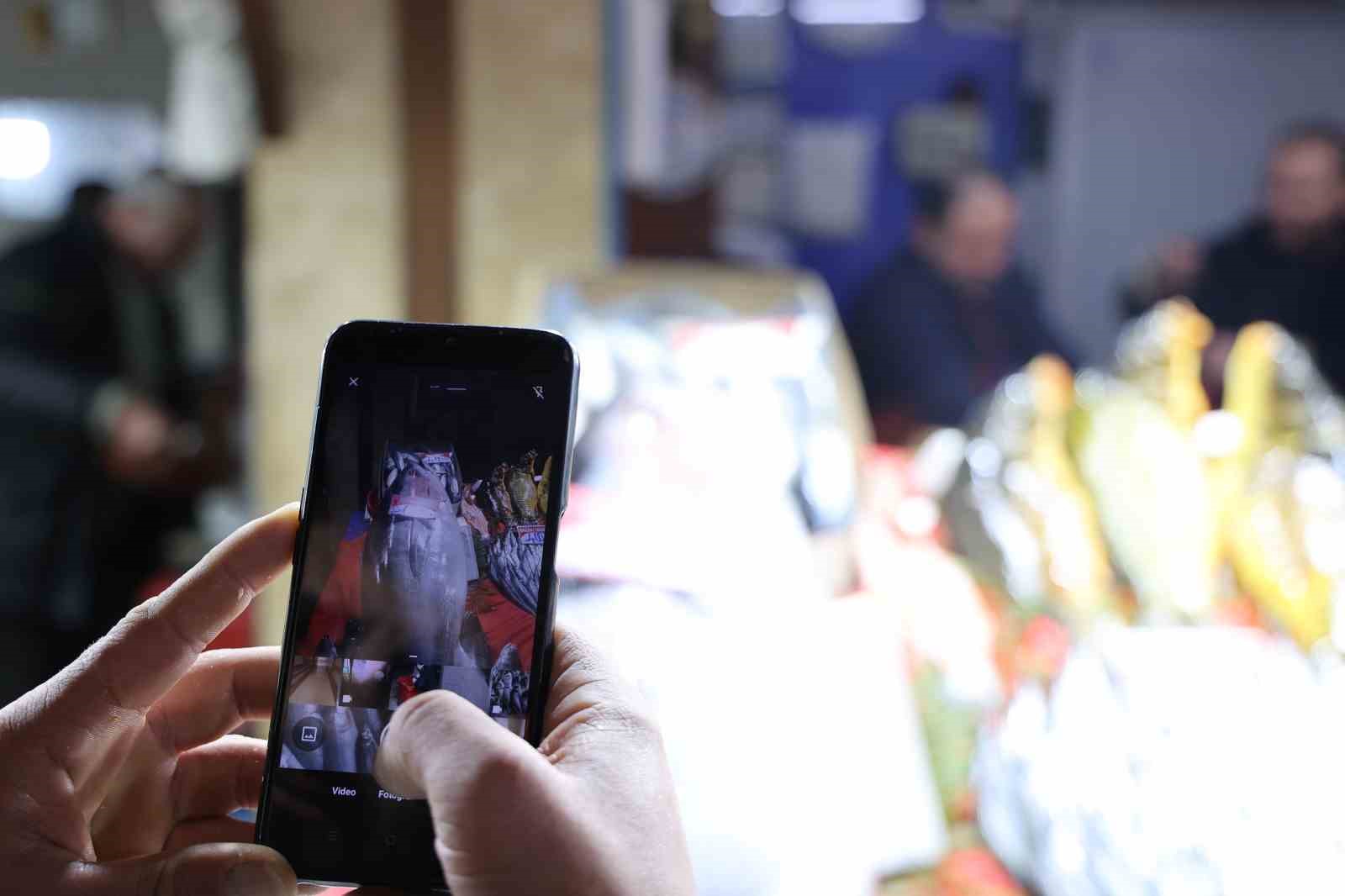 Elazığ Kapalı Çarşı’da 85 kiloluk orkinos tezgaha indi
