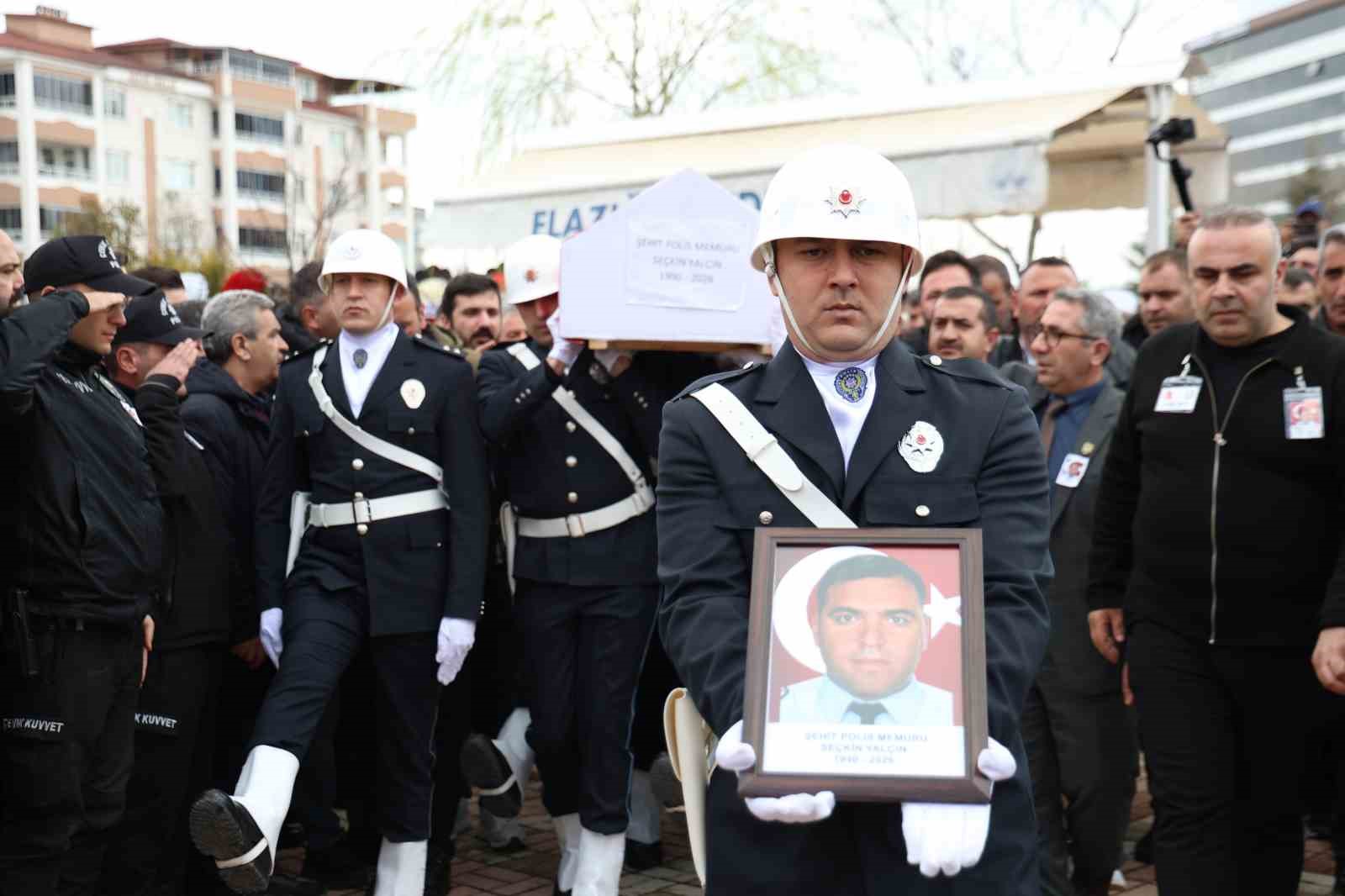 Elazığ şehidini son yolculuğuna uğurladı
