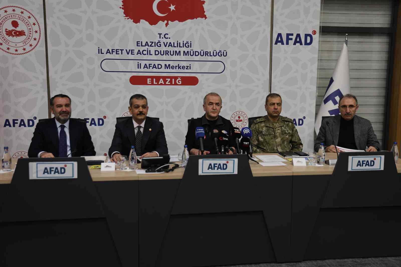 Elazığ Valisi Hatipoğlu: "Acının büyüklüğü karşısında dayanışmamız daha da büyüdü"
