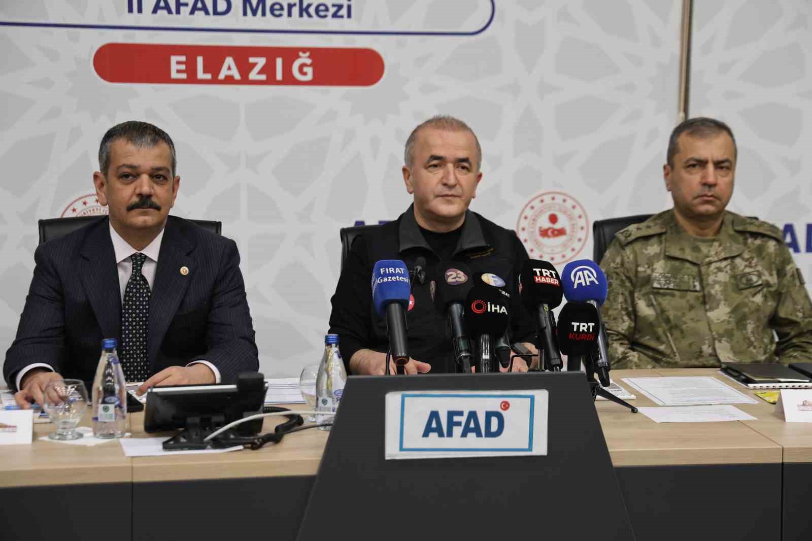 Elazığ Valisi Hatipoğlu: "Acının büyüklüğü karşısında dayanışmamız daha da büyüdü"
