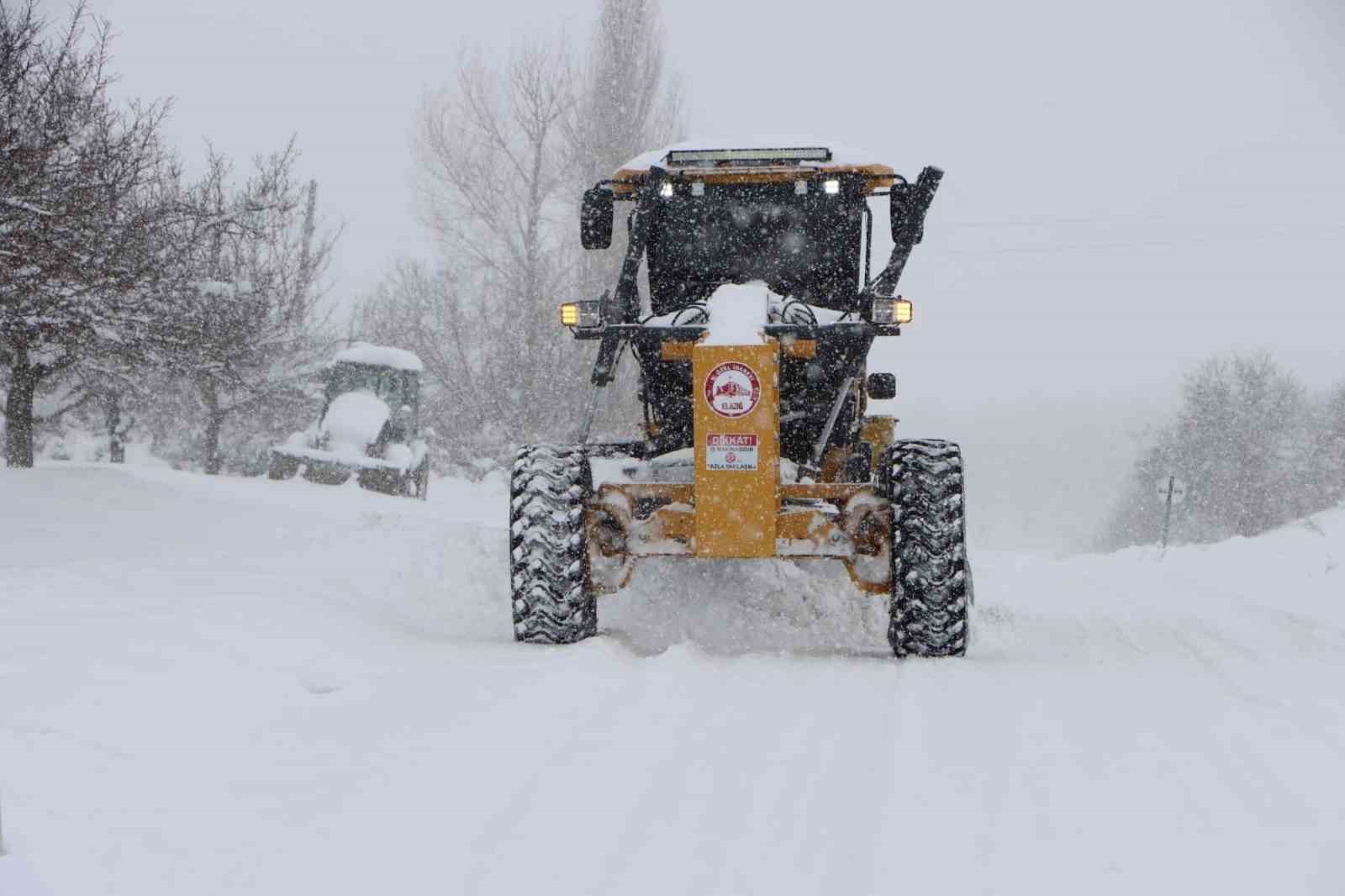 Elazığ’da 115 köy yolu ulaşıma kapandı
