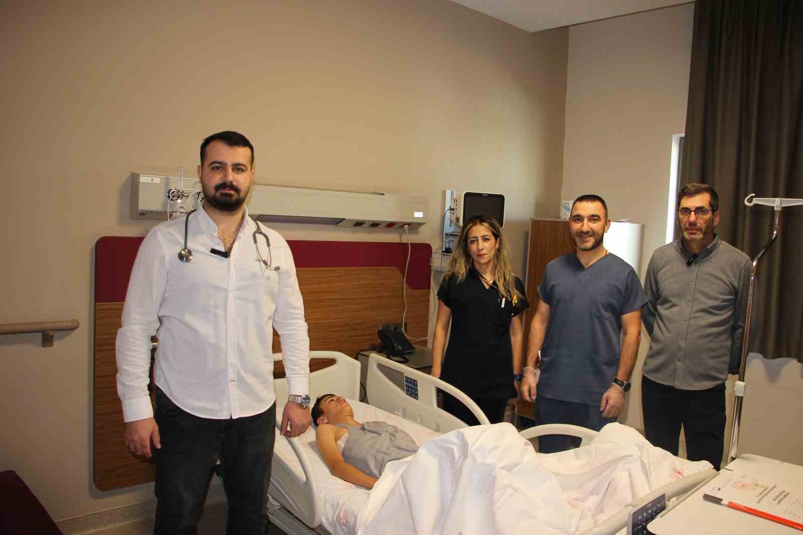 Elazığ’da 14 yaşındaki çocuk, ‘Kunduracı göğsü’ hastalığından kurtuldu
