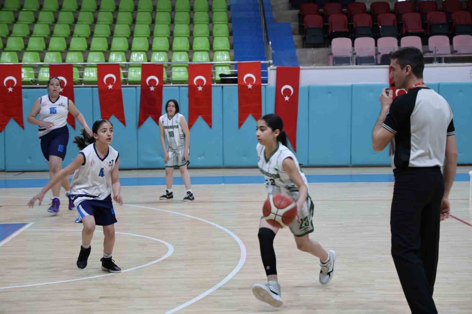 Elazığ’da 23 Nisan coşkusu spor etkinlikleriyle yaşandı
