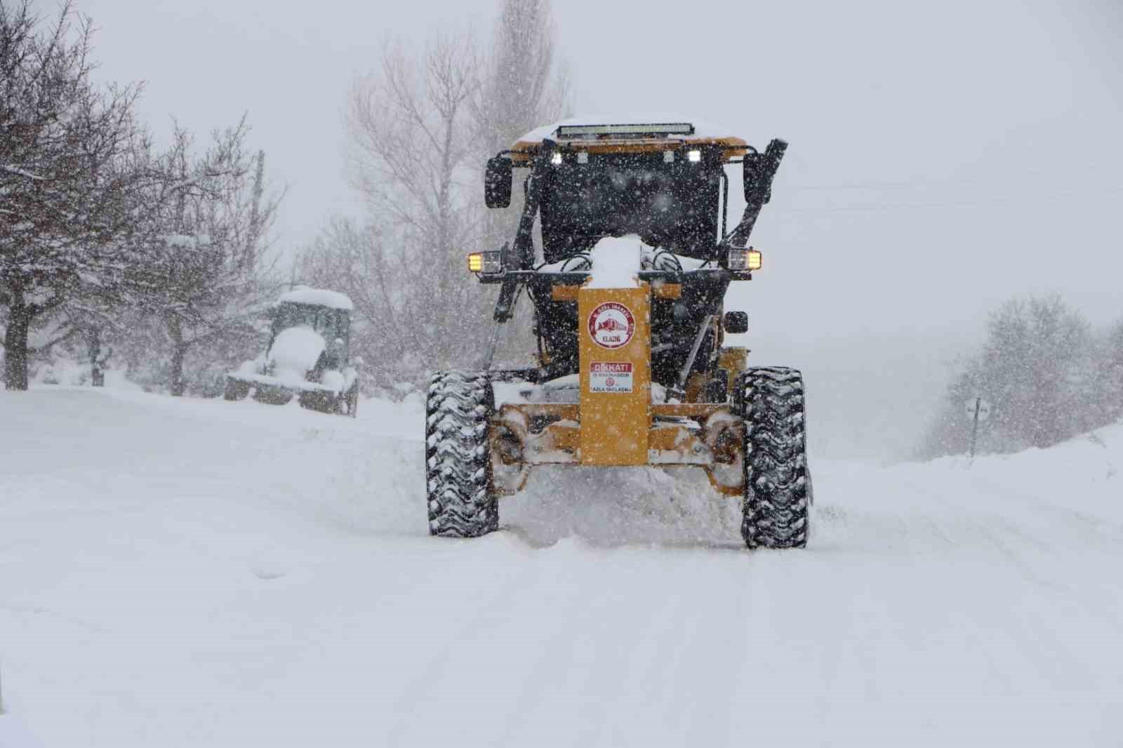 Elazığ’da 259 köy yolunda çalışmalar sürüyor
