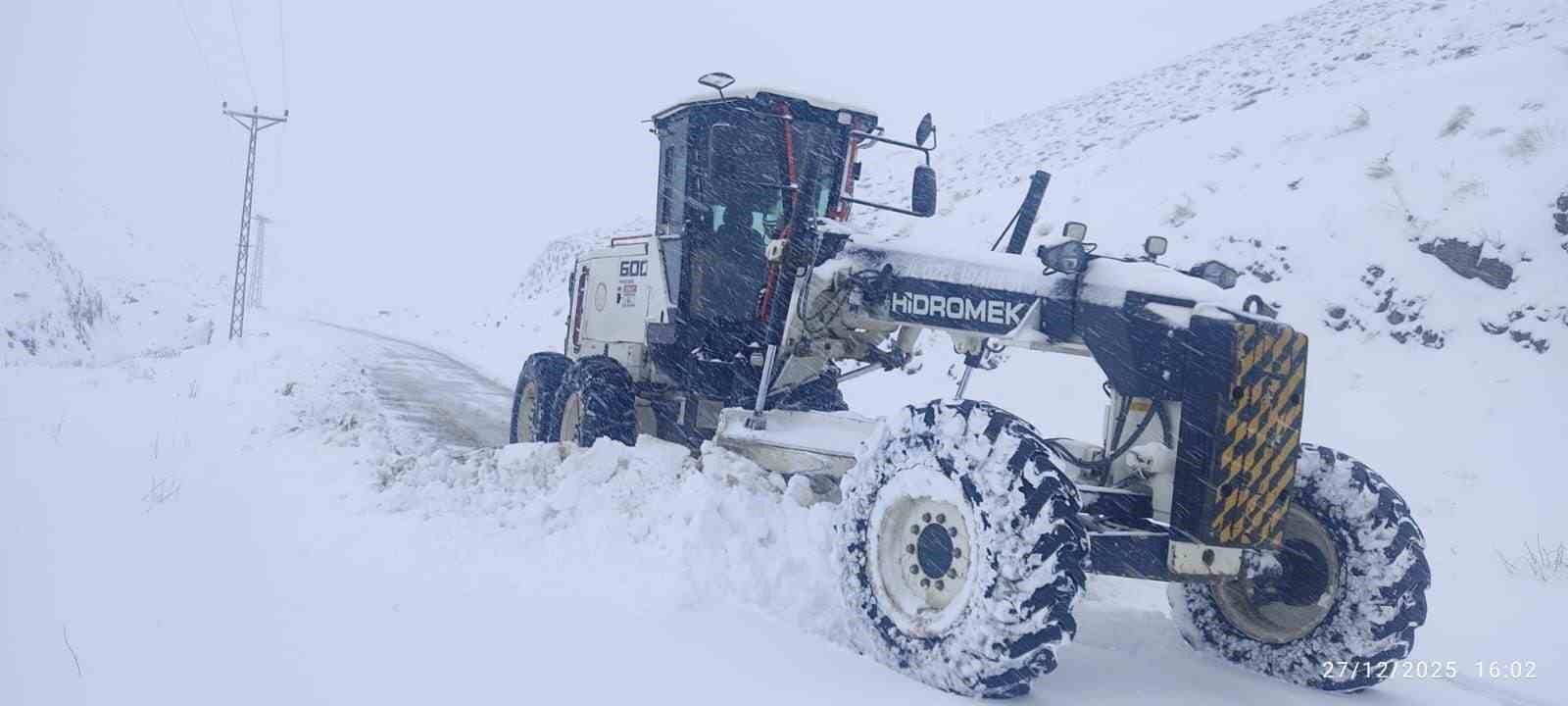 Elazığ’da 323 köy yolu ulaşıma kapandı
