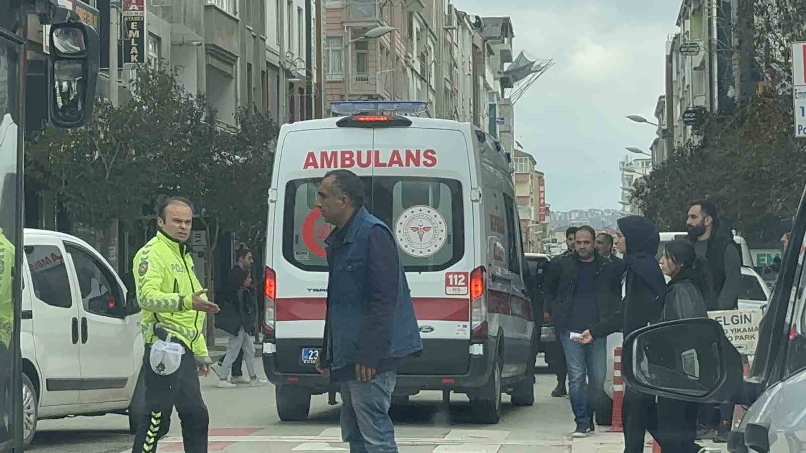 Elazığ’da aracın çarptığı yaşlı adam yaralandı
