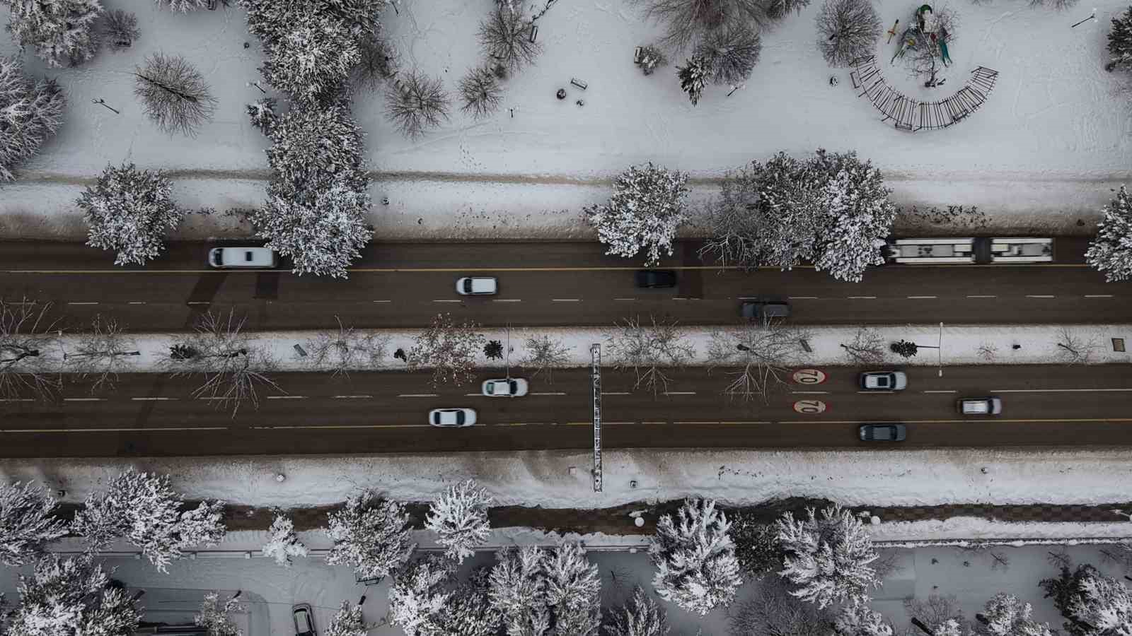 Elazığ’da beton yığınlarının arasındaki beyaz vaha mest etti
