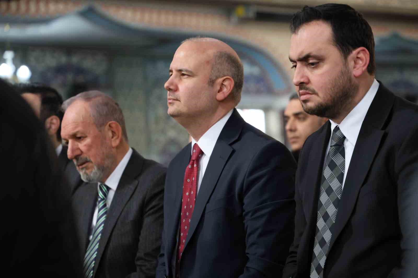 Elazığ’da depremde hayatını kaybedenler dualarla anıldı
