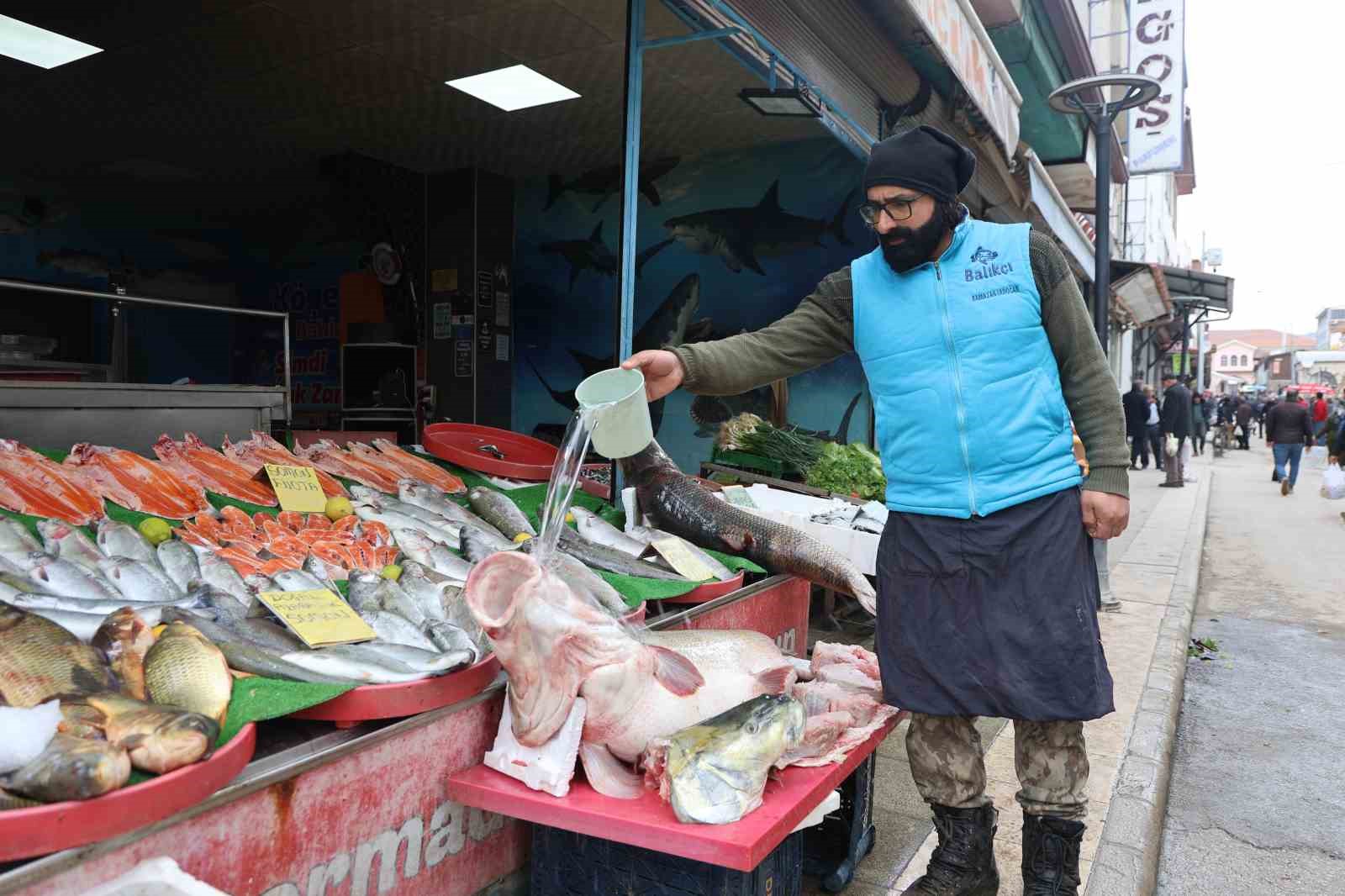 Elazığ’da dev turna  yakalandı
