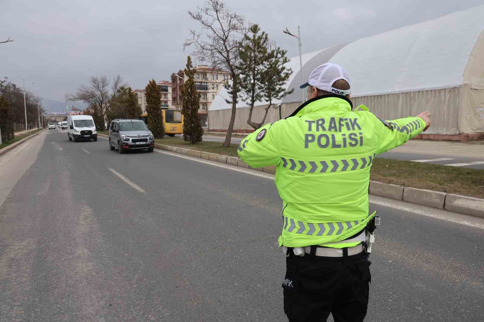 Elazığ’da dron destekli trafik uygulaması

