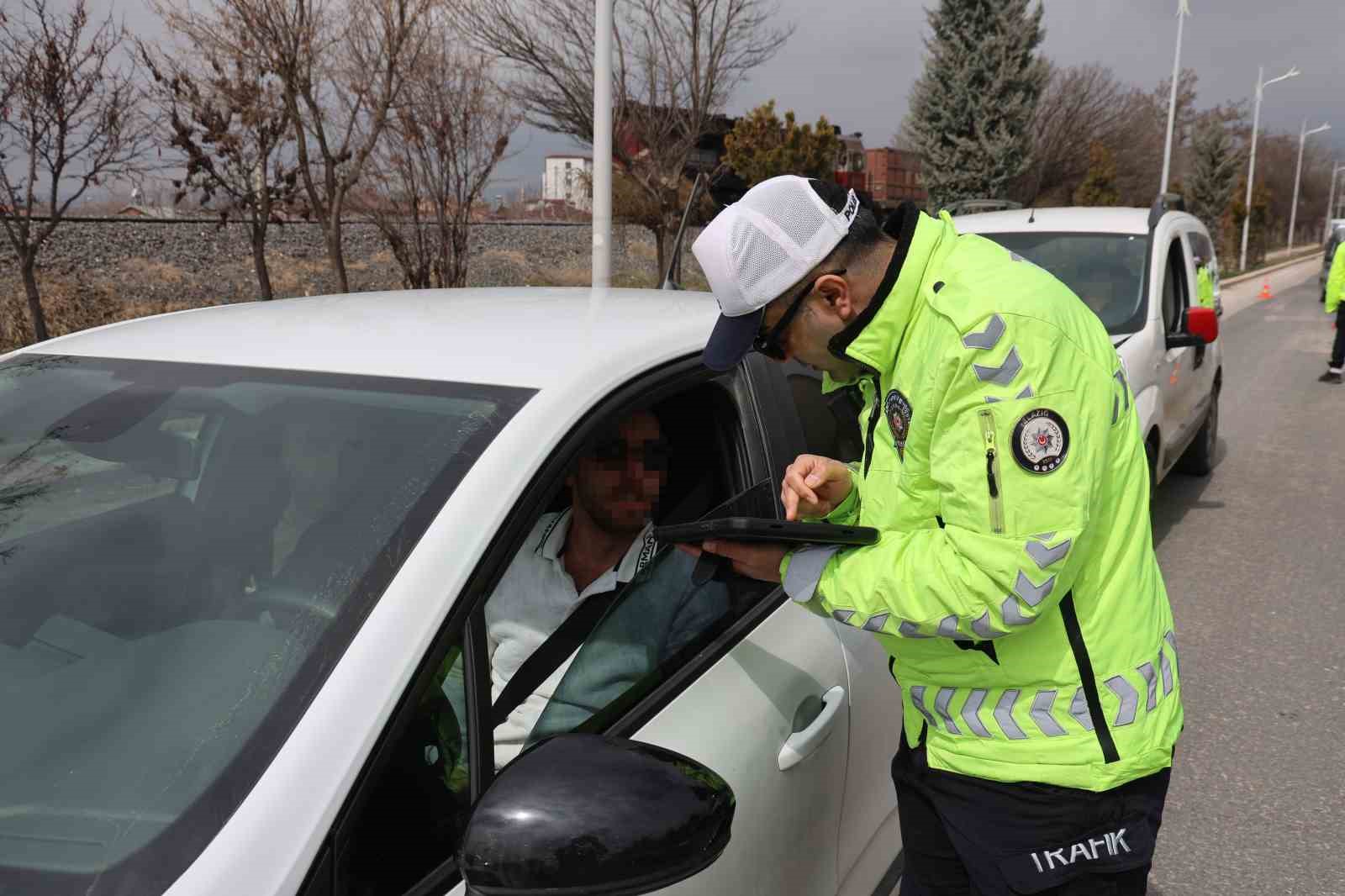 Elazığ’da dron destekli trafik uygulaması
