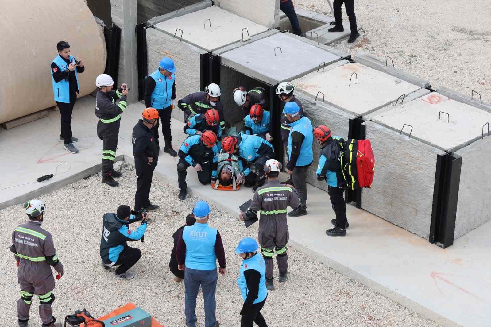 Elazığ’da eğitim parkuru hizmete açıldı, ilk deprem tatbikatı yapıldı
