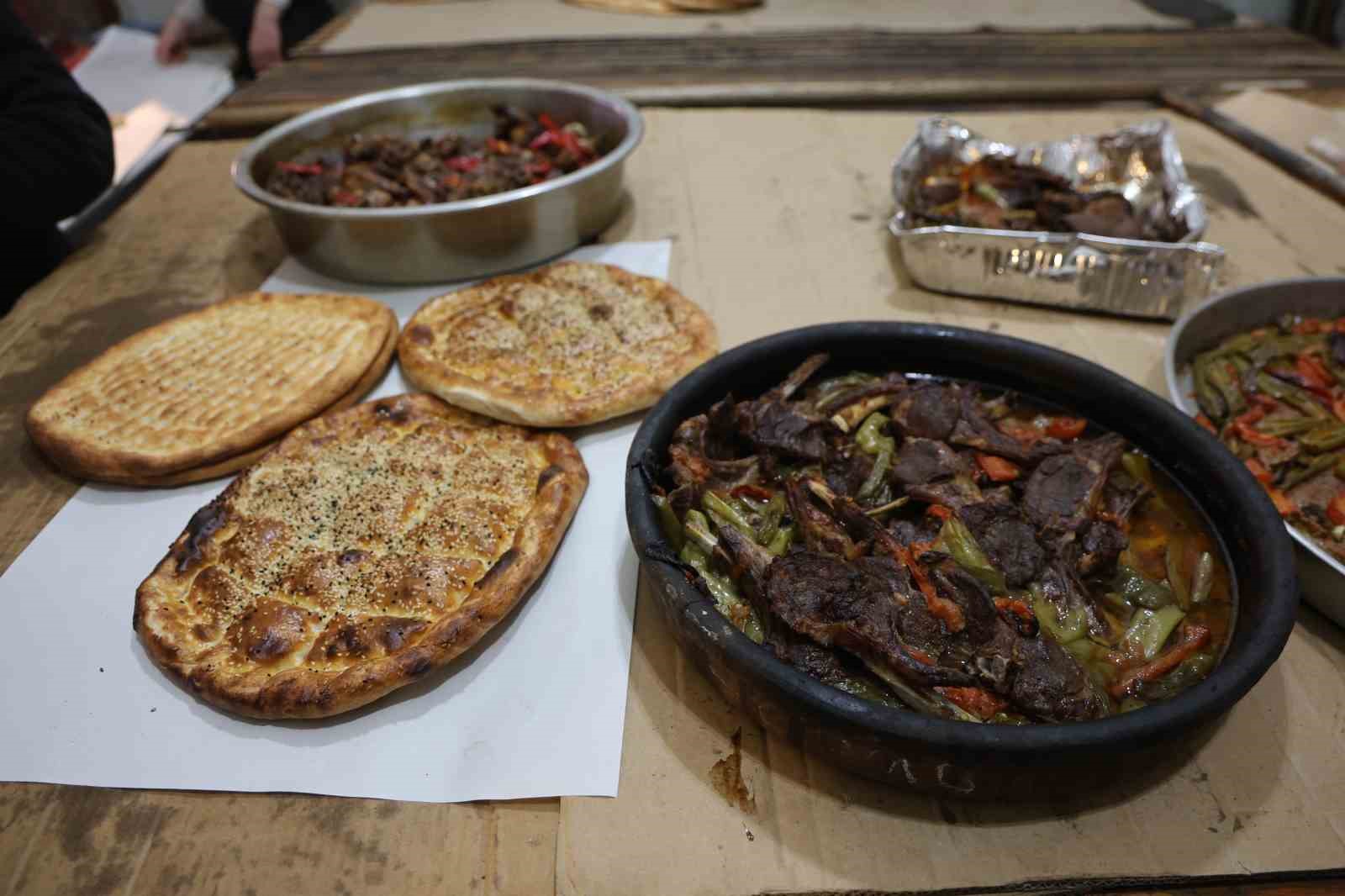 Elazığ’da fırıncıların yoğun ‘Ramazan’ mesaisi
