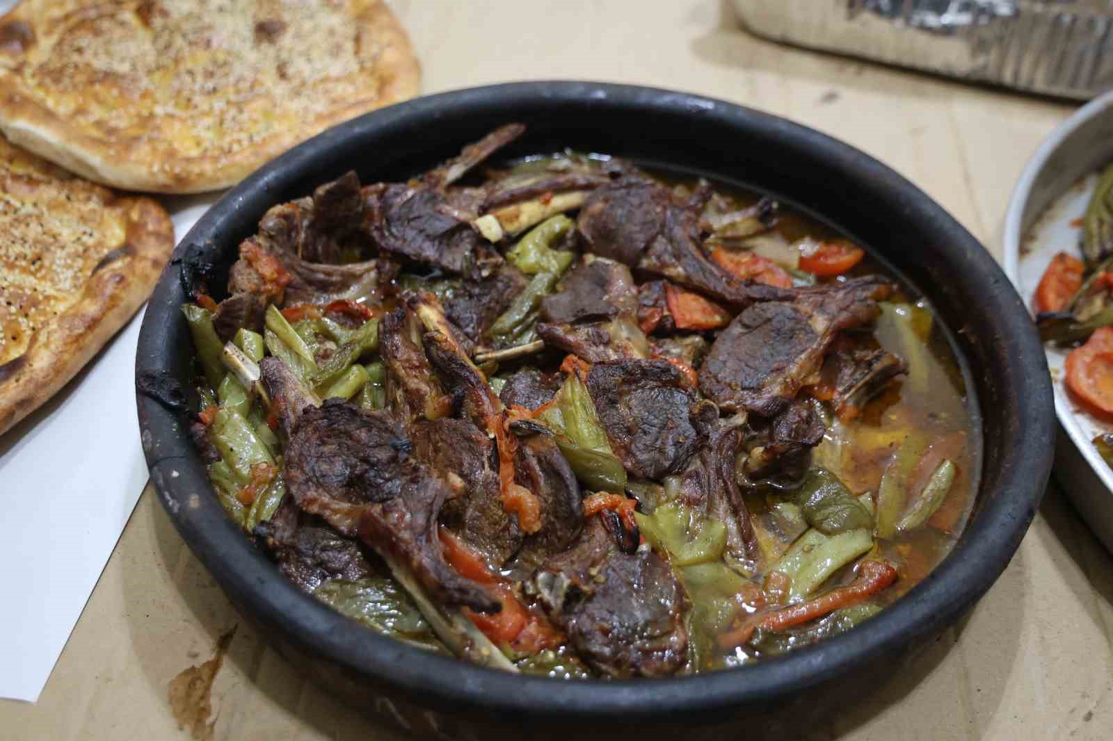 Elazığ’da fırıncıların yoğun ‘Ramazan’ mesaisi
