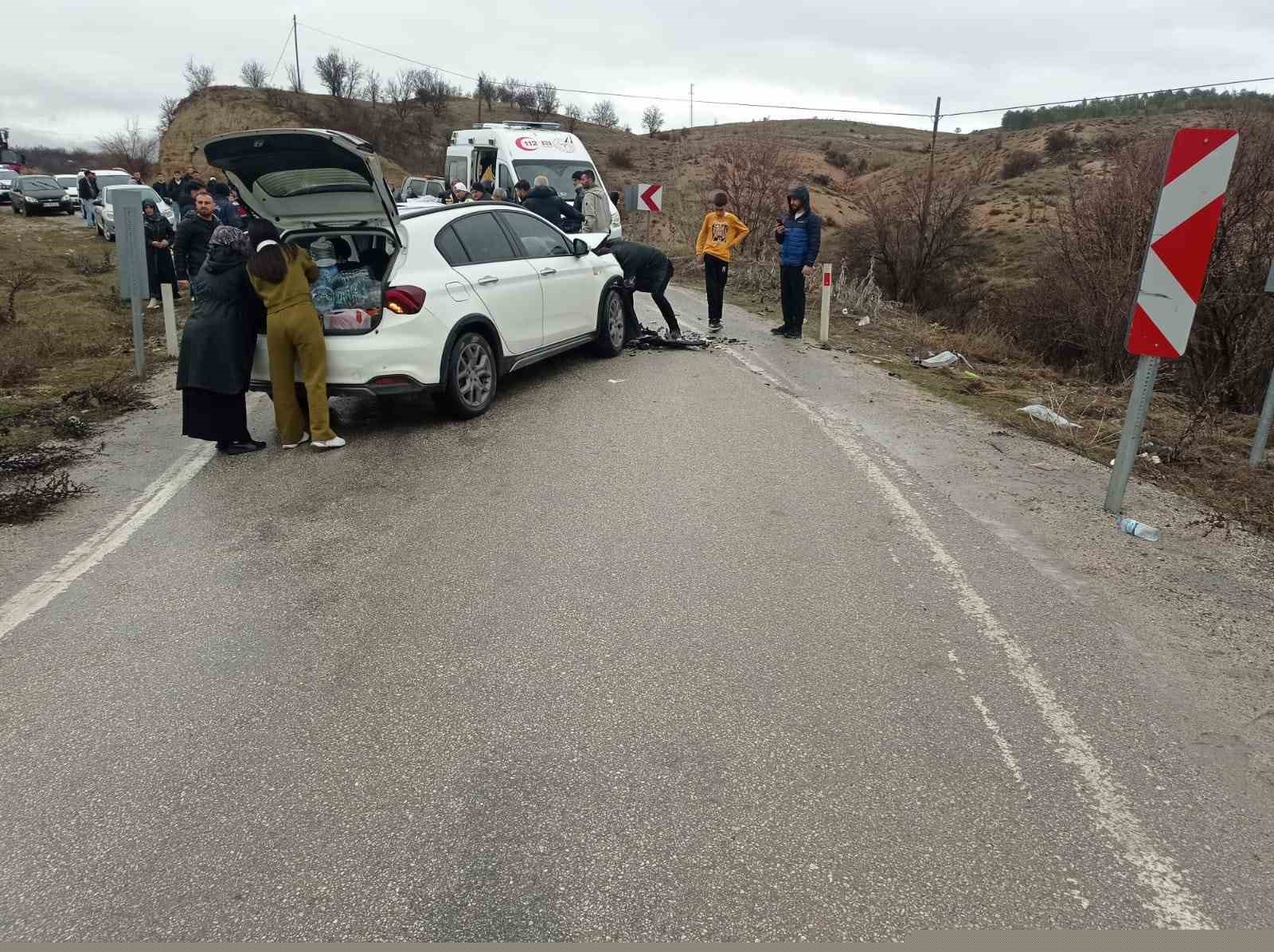Elazığ’da iki otomobil çarpıştı: 9 yaralı
