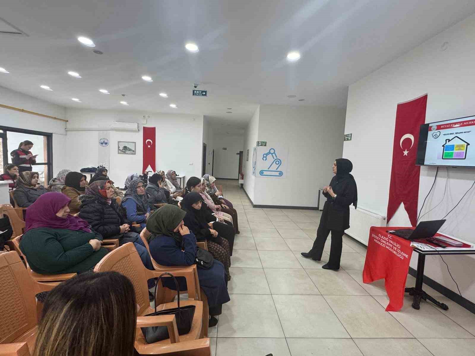 Elazığ’da kadına yönelik şiddetle mücadele eğitimi
