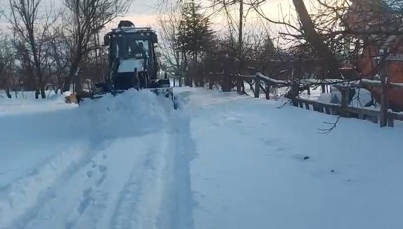 Elazığ’da kapalı köy yollarında çalışmalar sürüyor

