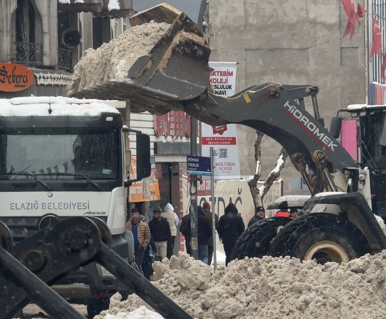 Elazığ’da  karla mücadele ekipleri sahada
