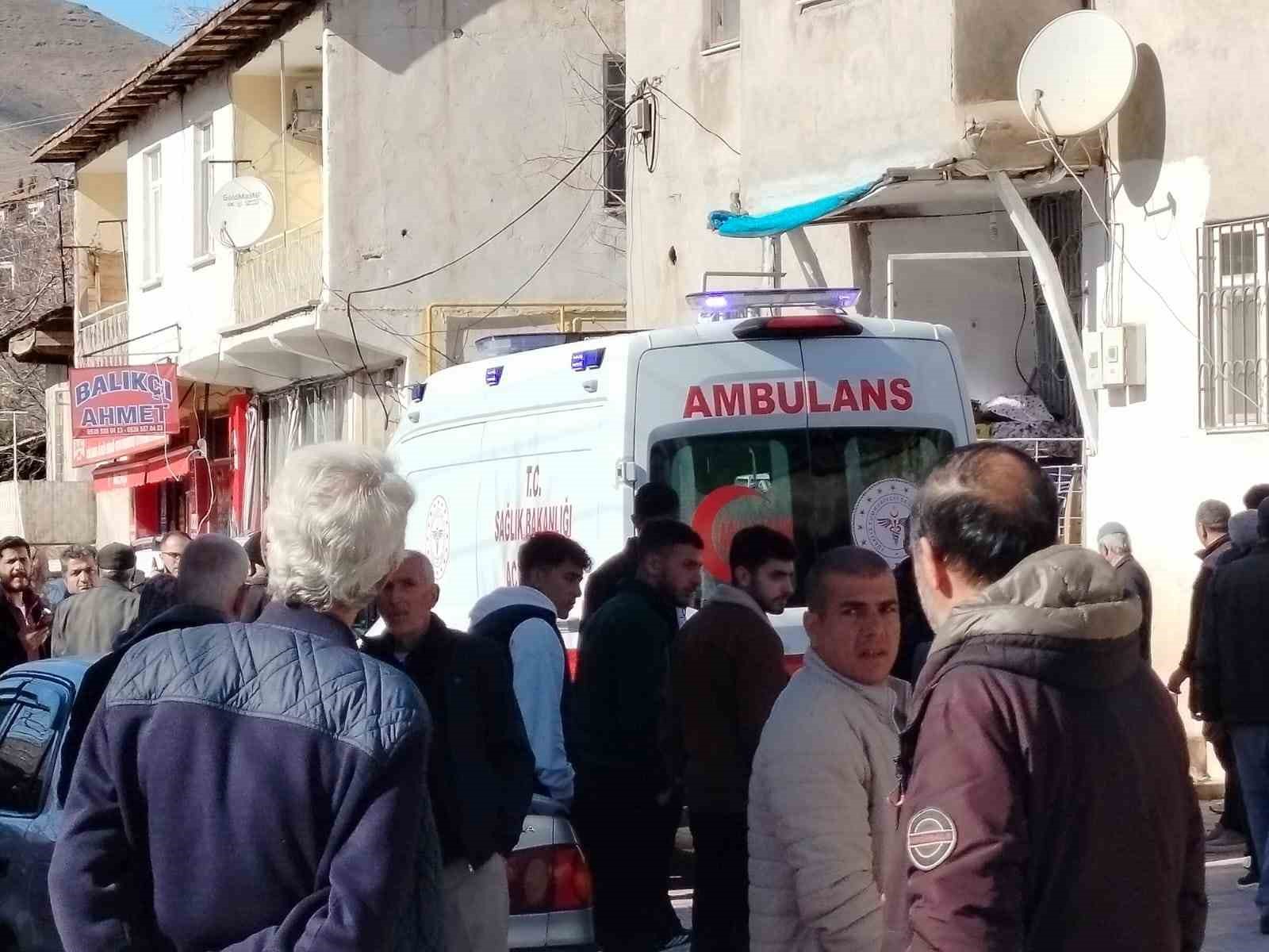 Elazığ’da kayınpeder dehşeti: Tartıştığı damadını bıçakla ağır yaraladı
