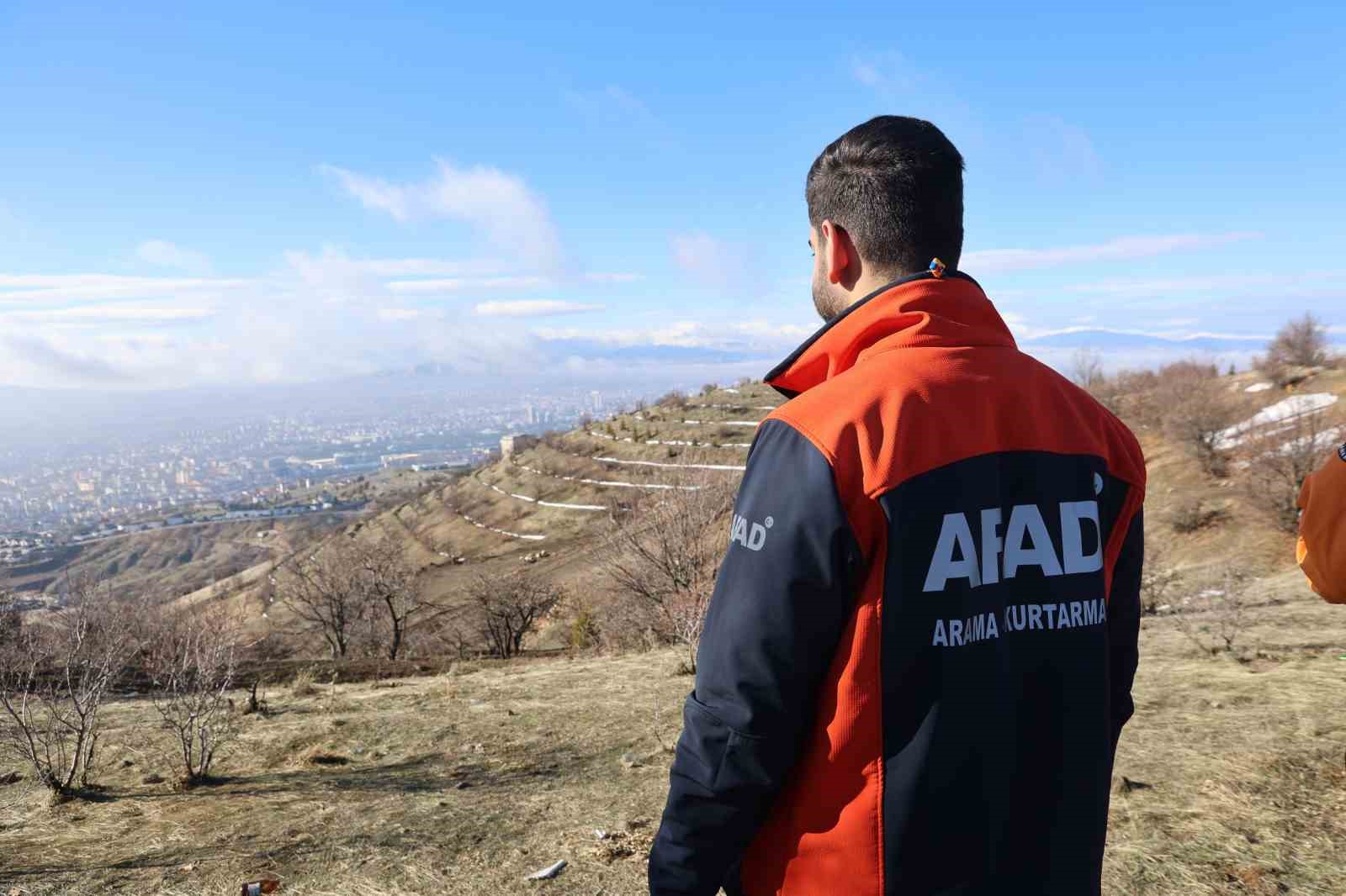 Elazığ’da kayıp yaşlı adama dair bir ize rastlanmadı
