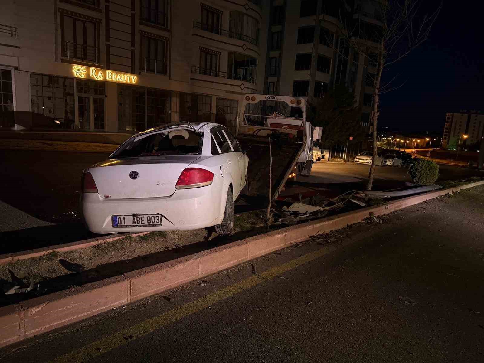 Elazığ’da otomobil yan yattı: 1 yaralı

