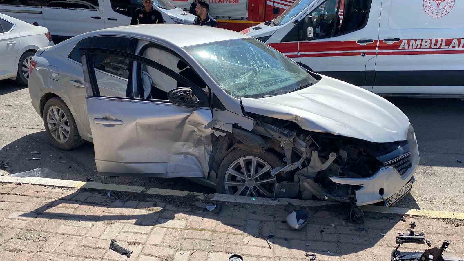 Elazığ’da otomobiller çarpıştı: 6 yaralı
