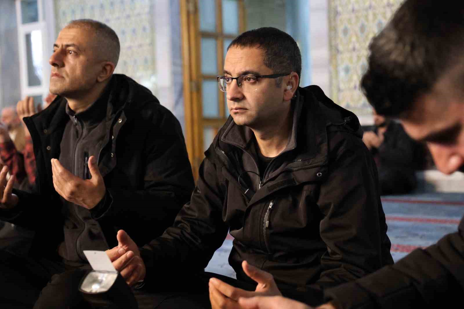 Elazığ’da Ramazan Bayramı namazında camiler doldu taştı
