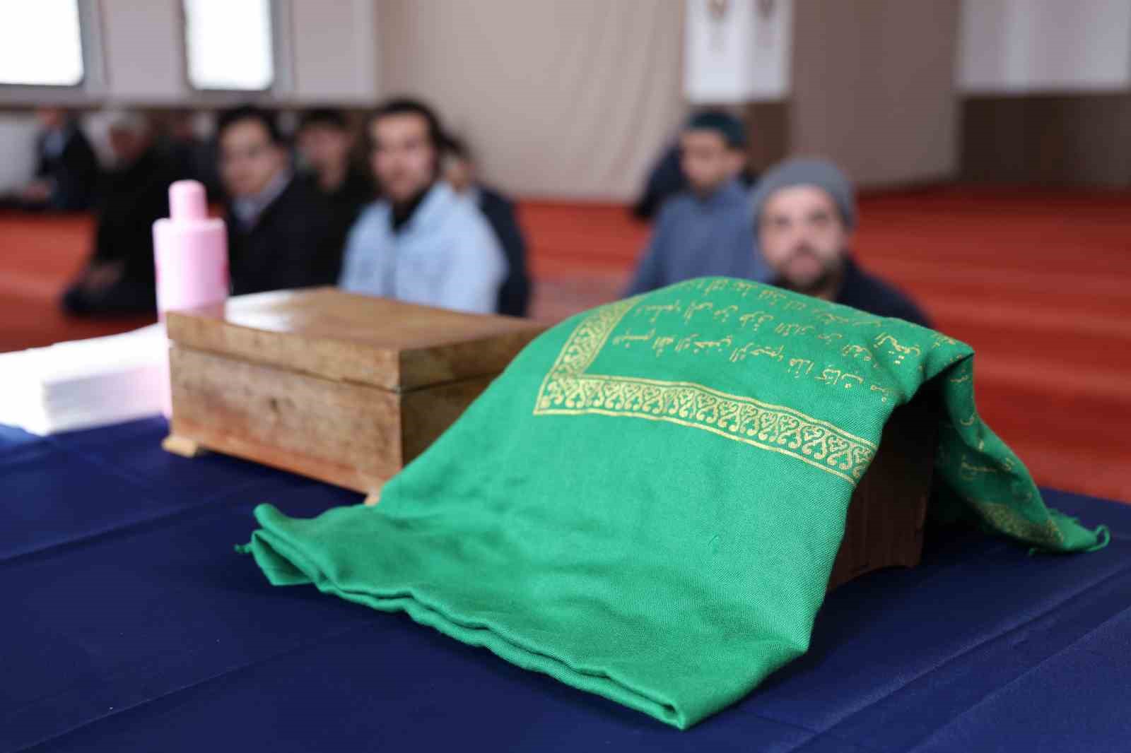 Elazığ’da Sakal-ı Şerif ve Hırka-i Şerif ziyarete açıldı
