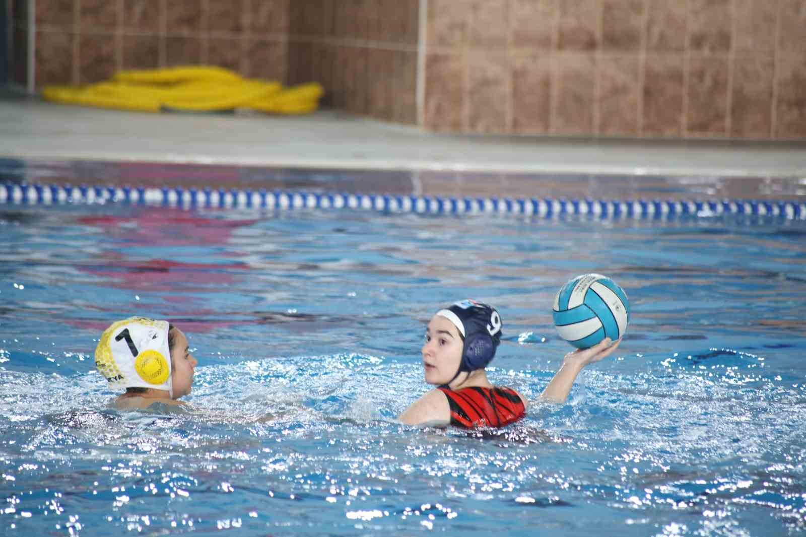 Elazığ’da suda nefes kesen mücadele sona erdi
