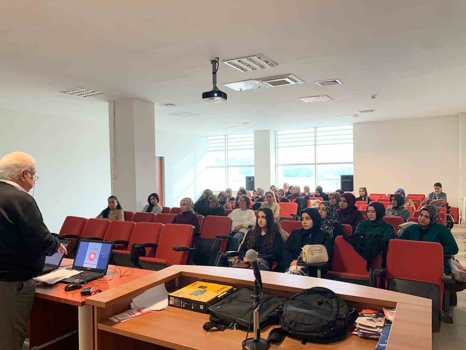 Elazığ’da tanıdan tedaviye temel yaklaşım eğitimi verildi
