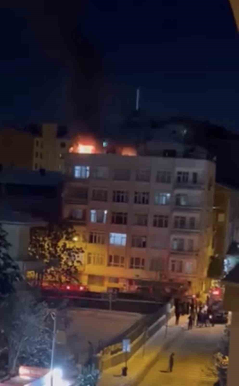 Elazığ’da teras katında yangın
