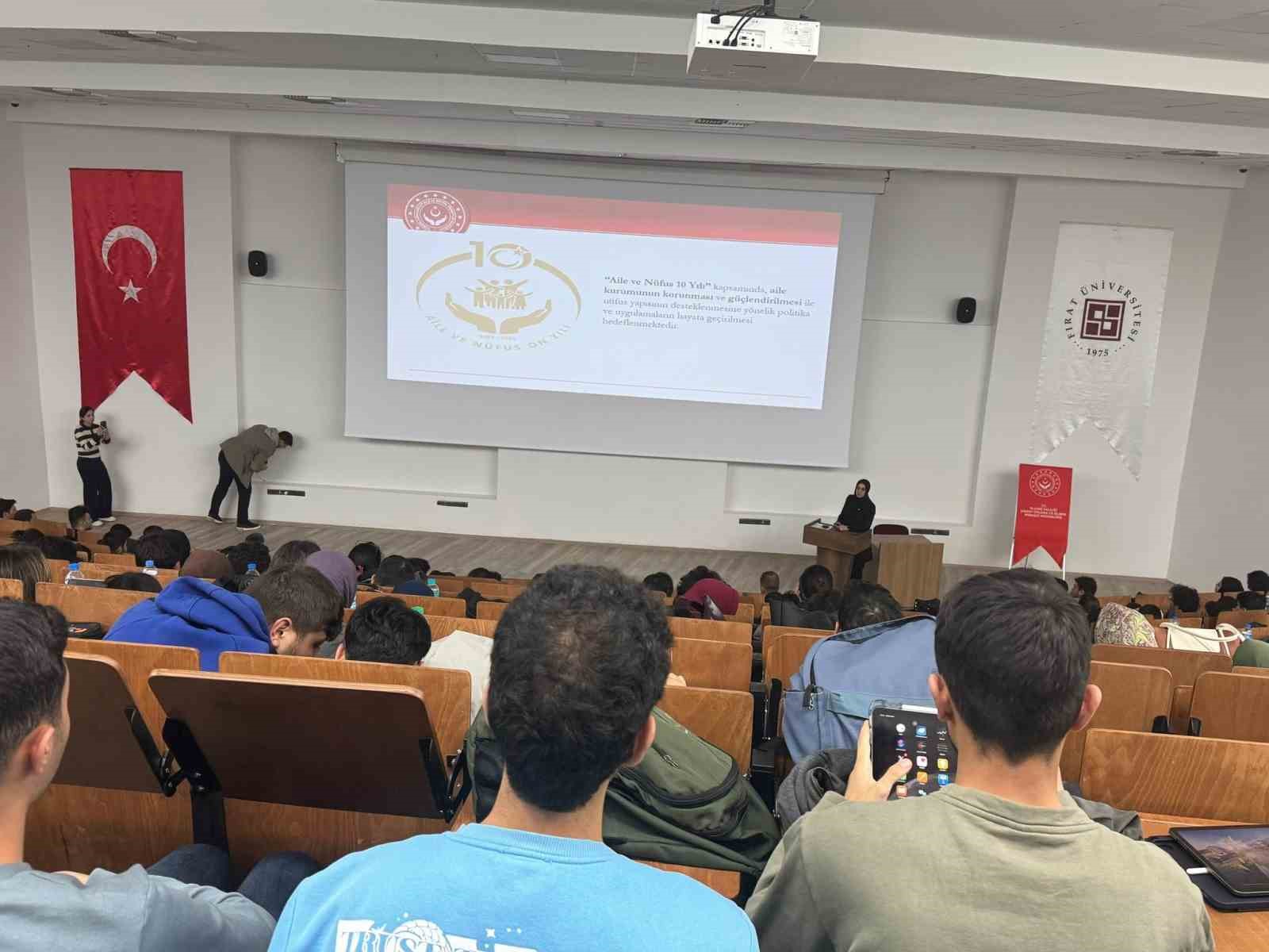 Elazığ’da tıp öğrencilerine kadına şiddetle mücadele eğitimi
