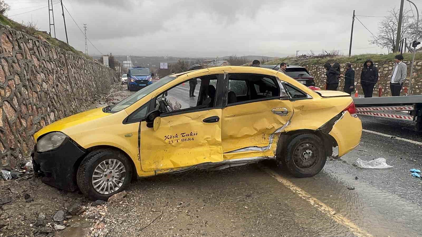Elazığ’da trafik kazası: 2 yaralı

