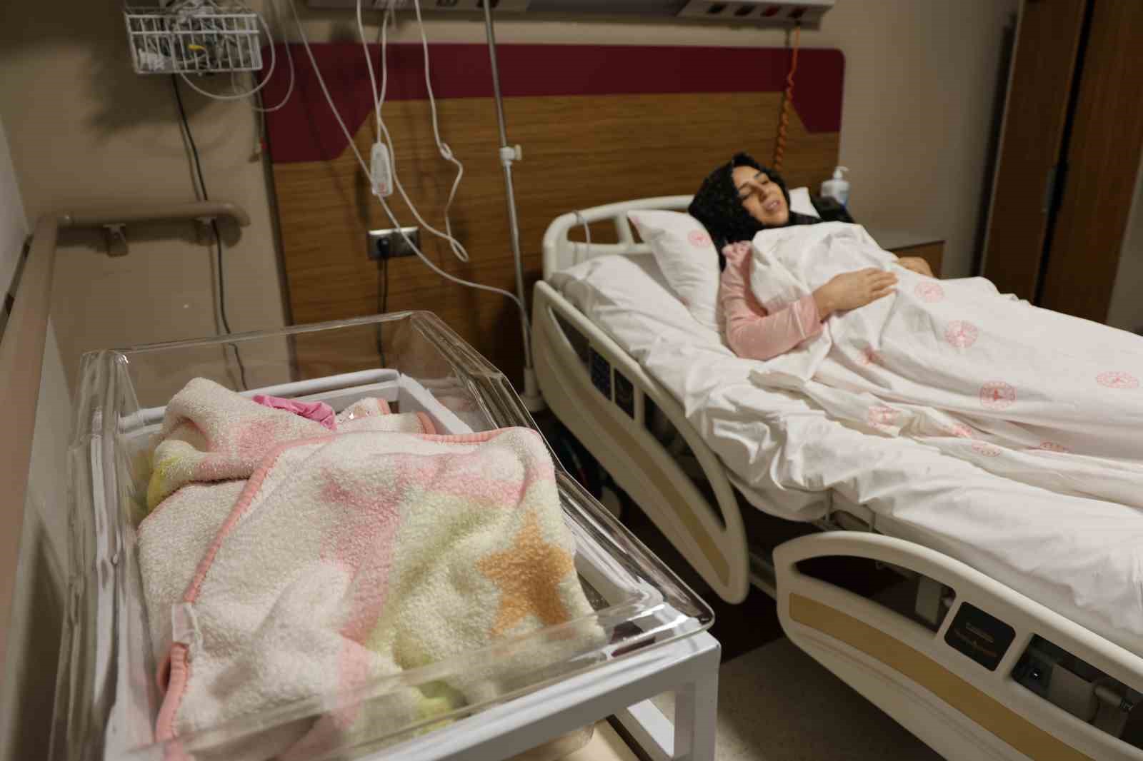 Elazığ’da yeni yılın ilk dakikalarında 4 bebek dünyaya geldi
