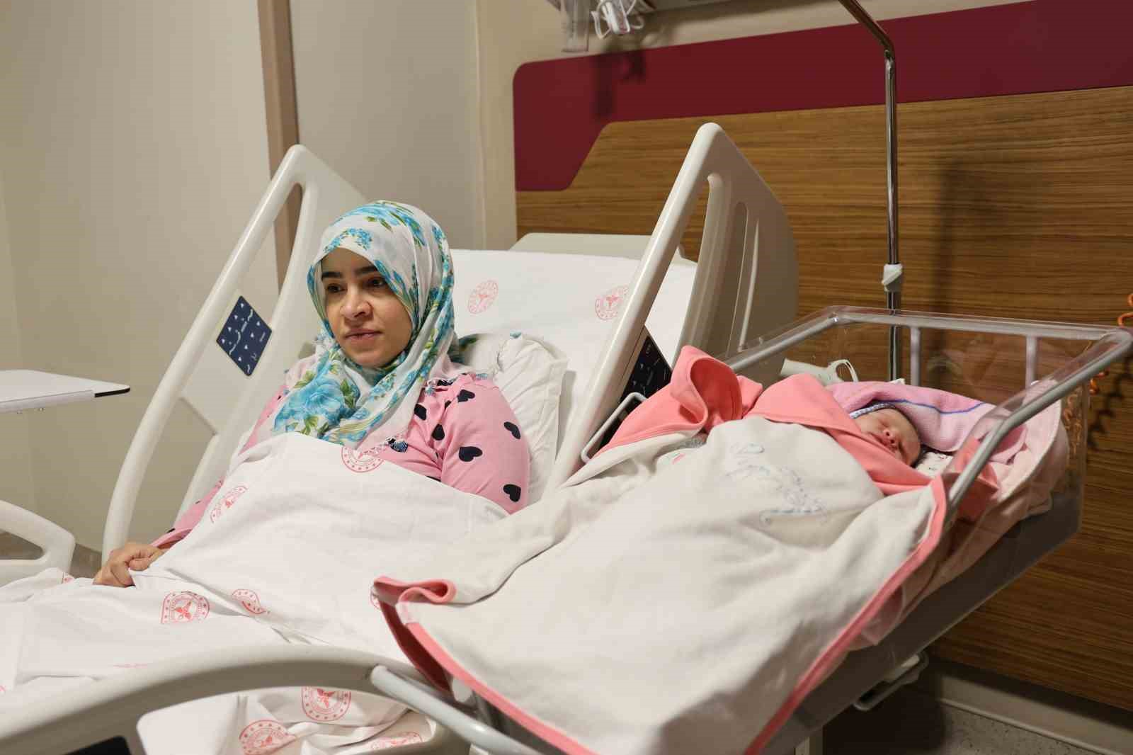 Elazığ’da yeni yılın ilk dakikalarında 4 bebek dünyaya geldi
