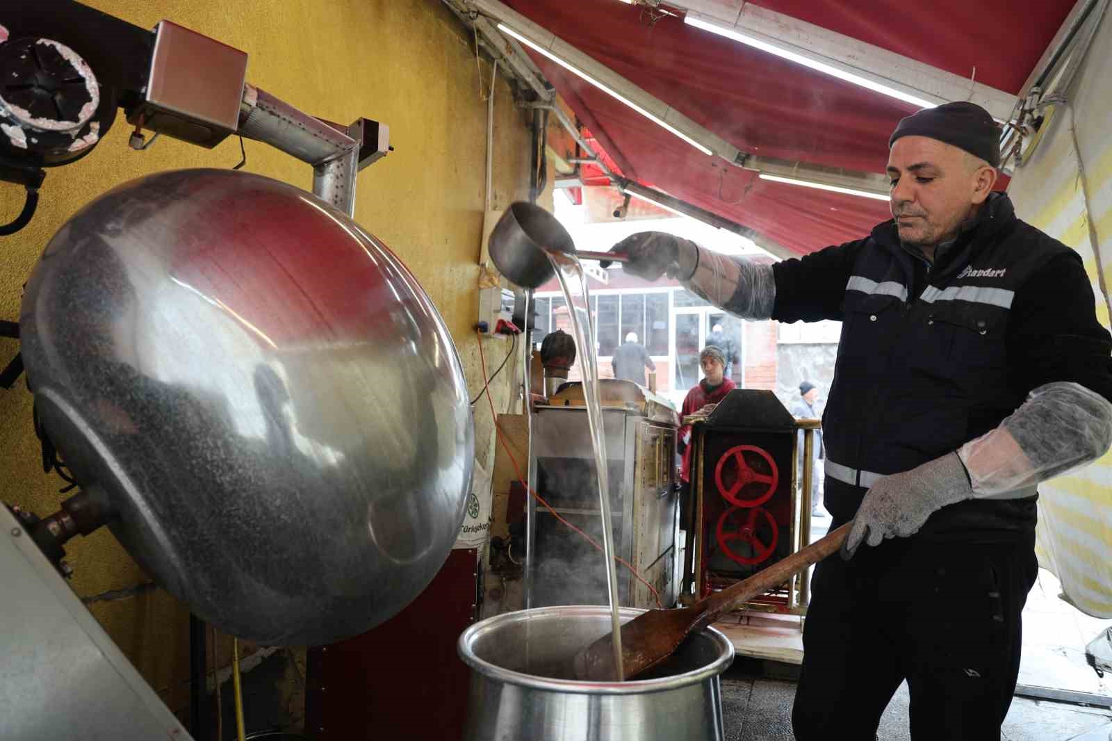 Elazığ’ın ‘Beyaz altını’ badem şekeri
