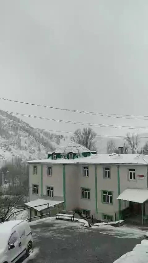Elazığ’ın yüksek kesimlerinde kar yağışı
