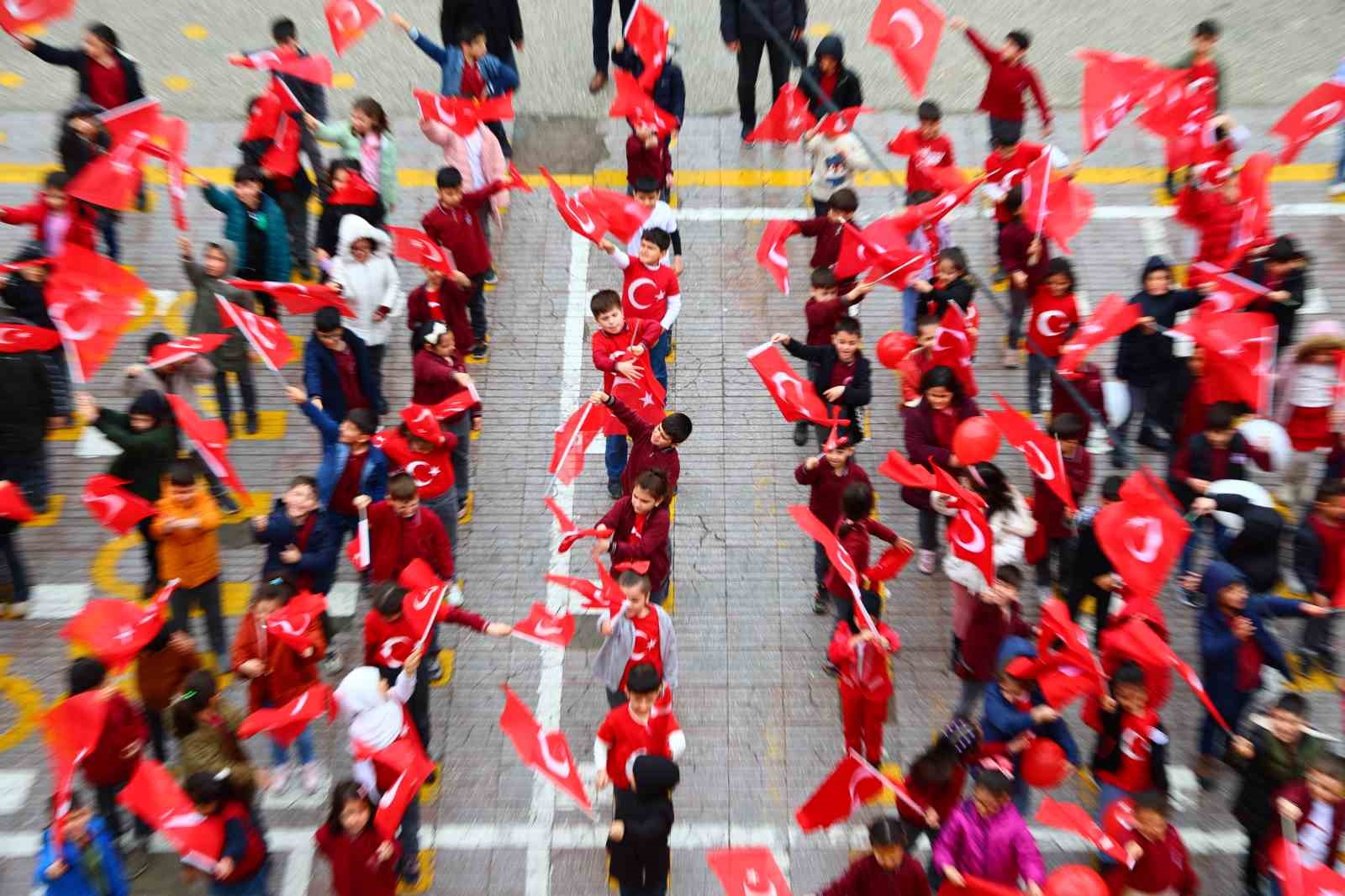 Elazığlı minikler milli takımın başarısını coşkuyla kutladı
