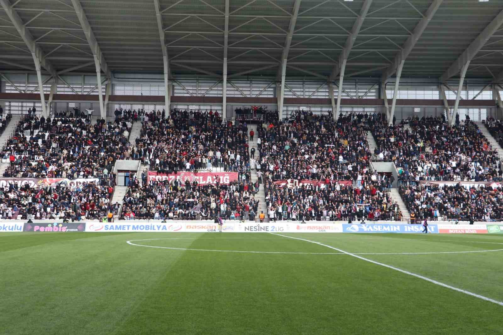 Elazığspor, şehirde bayrak seferberliği başlattı

