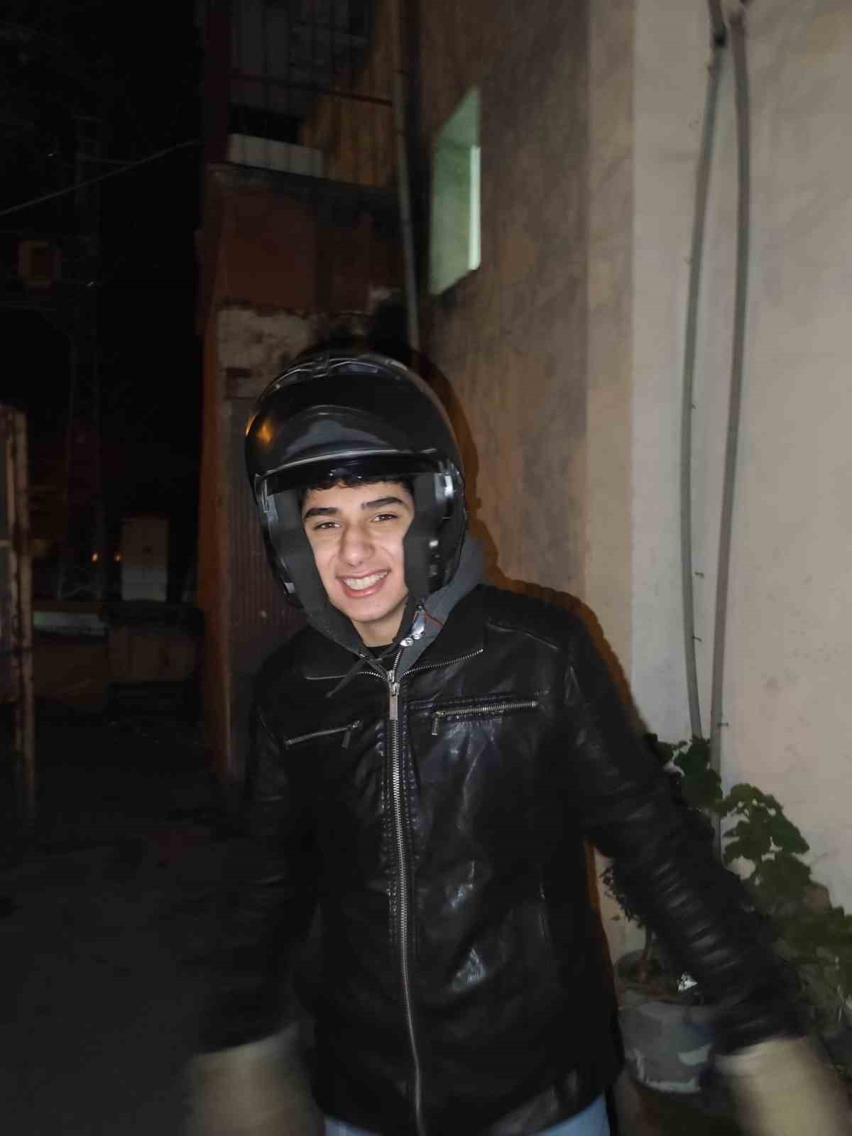 Elektrik direğine saplanan Fiat Tofaş 18 yaşındaki gence mezar oldu
