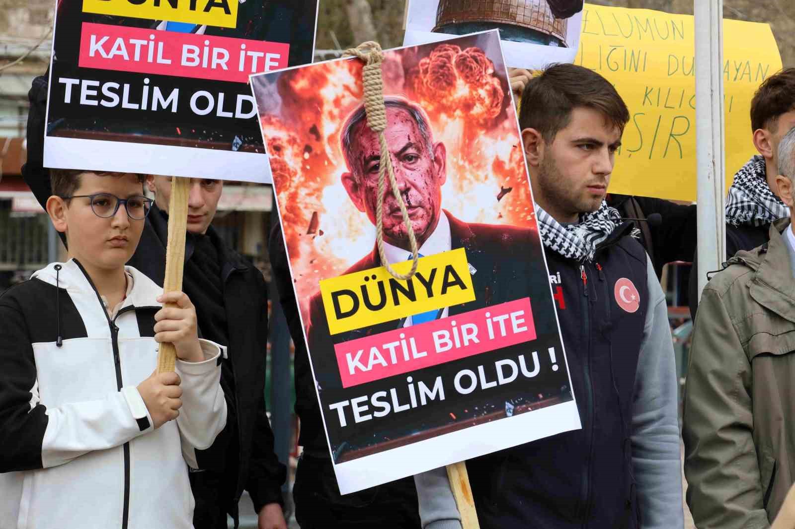 Elleriyle besleyip büyüttüğü kuzuyu Gazze’ye bağışladı
