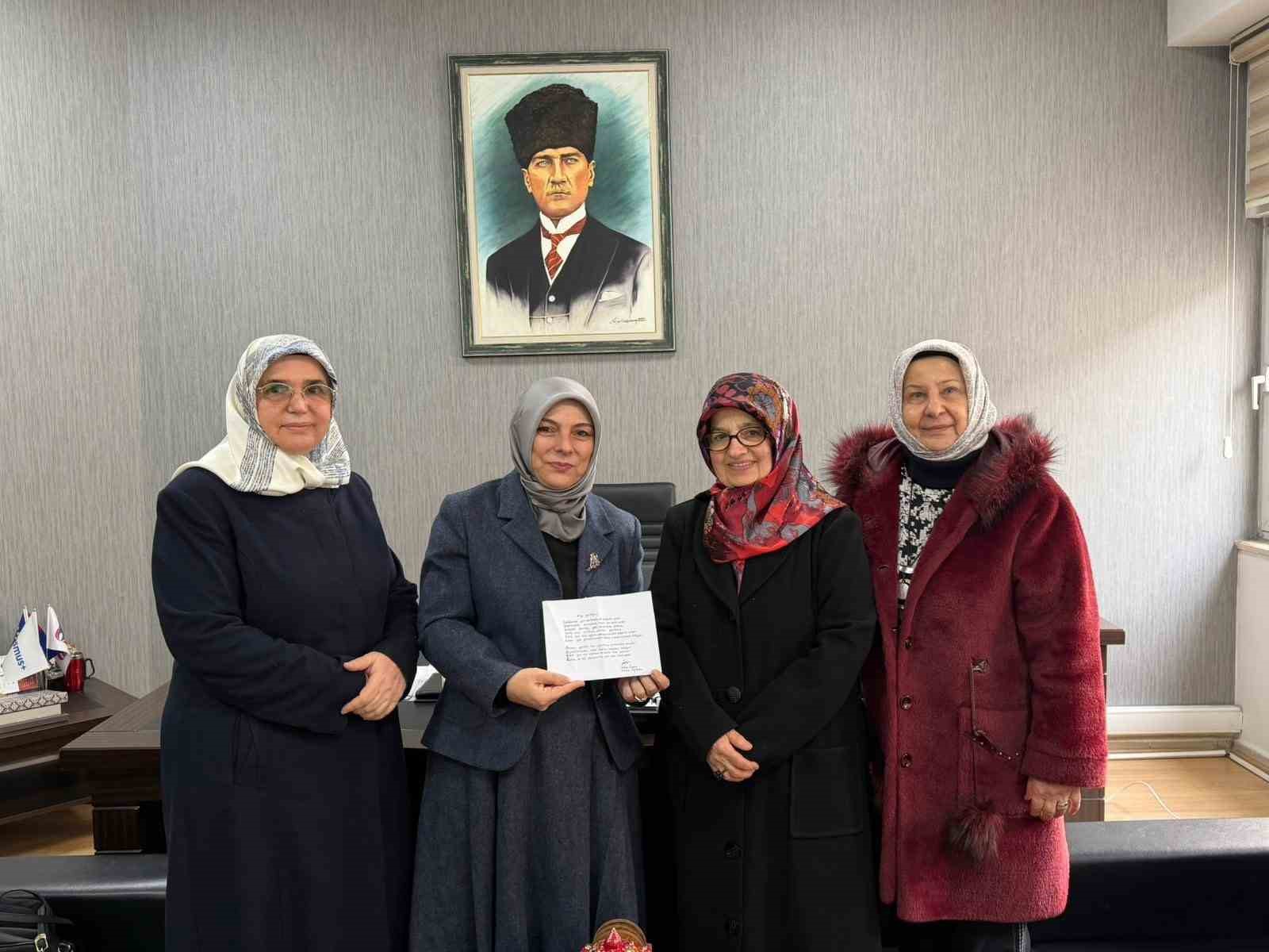 Emekli öğretmenleri ağırladı
