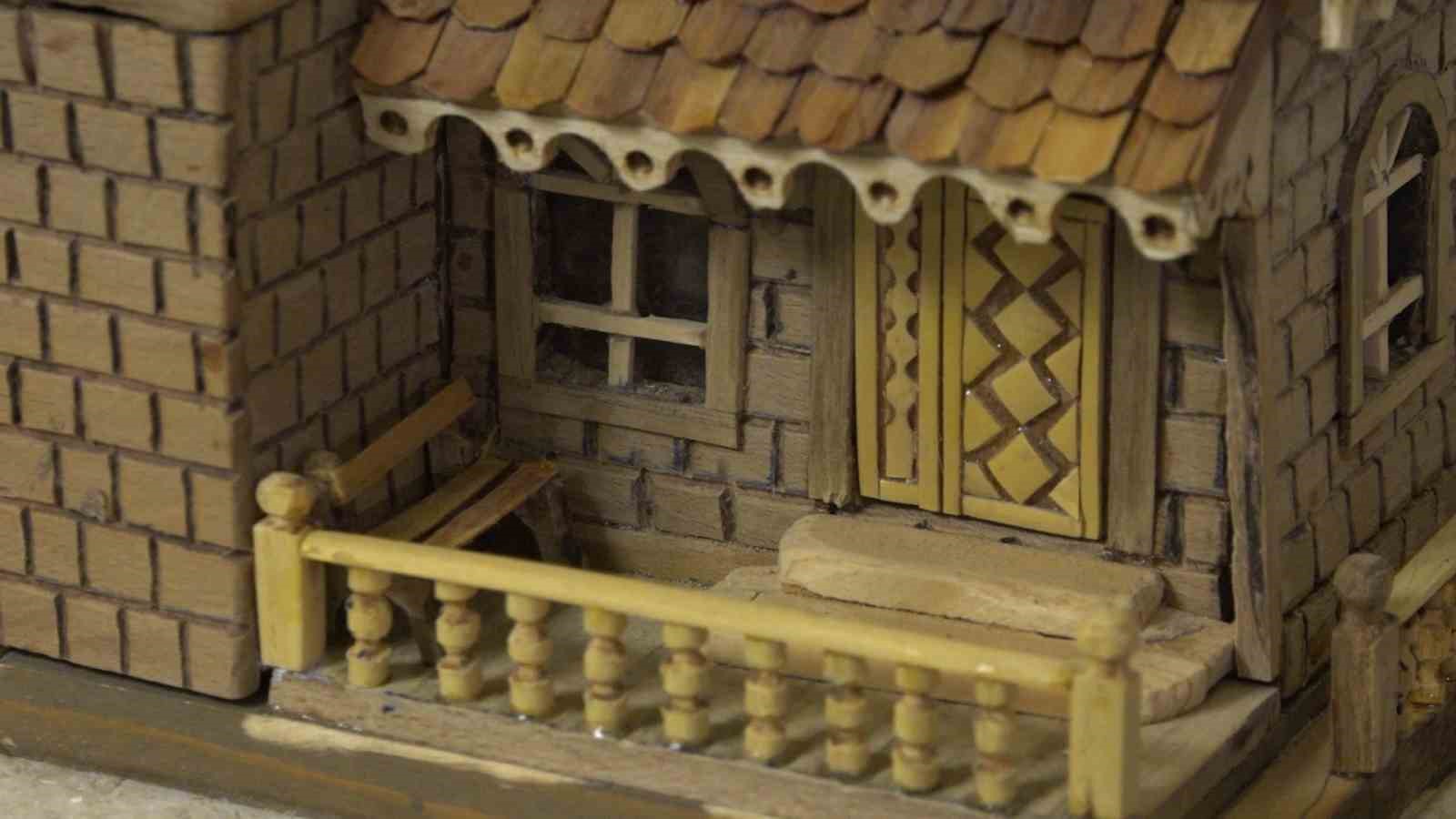 Emekli olduktan sonra yaptığı ahşap maket evler beğeni topluyor
Emekli olduktan sonra yaptığı ahşap maket evler beğeni topluyor